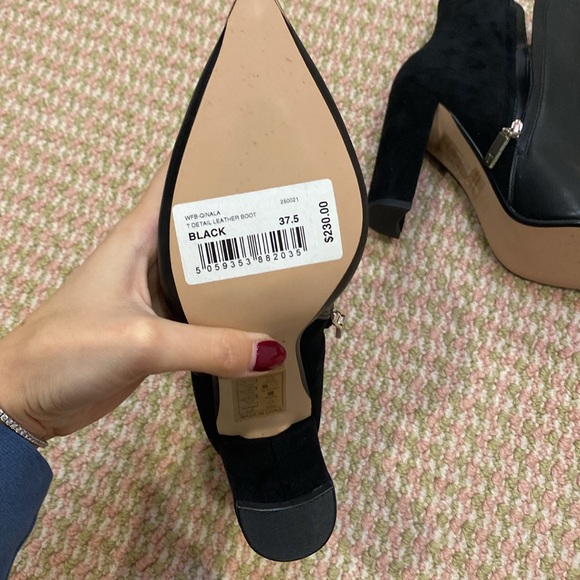 Heeled booties - Picture 3 of 7